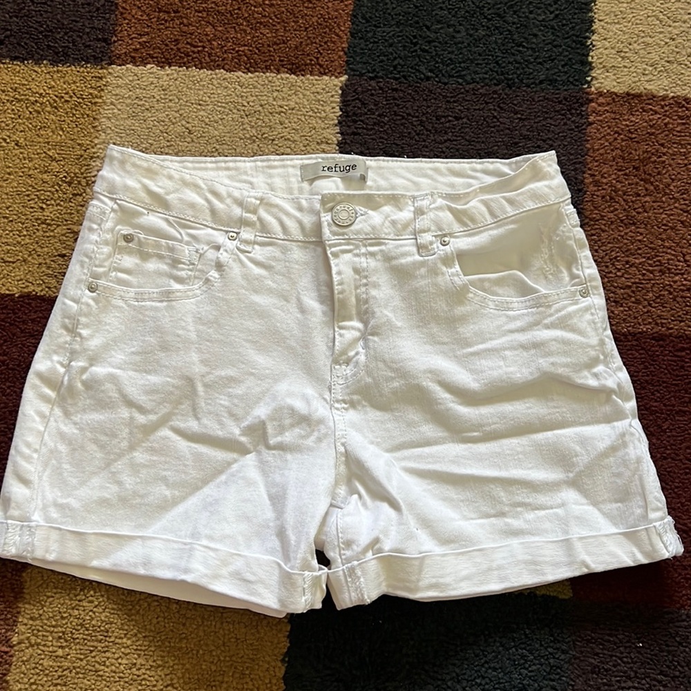 Refuge white jean shorts 2in length size 8